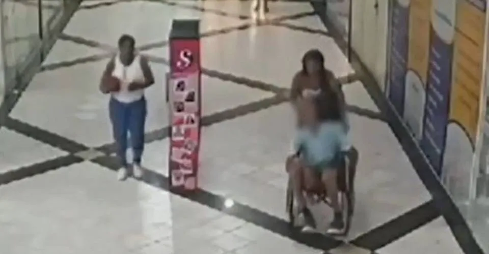 Imagens mostram sobrinha passeando com idoso morto em shopping antes de ir ao banco