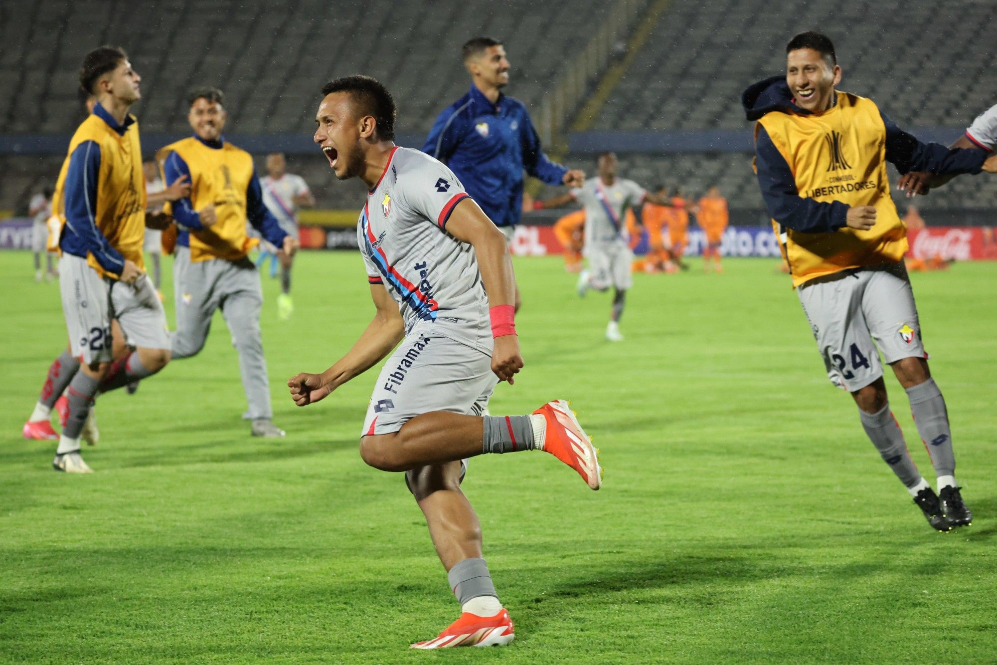 El Nacional comemora classificação para a segunda fase. Foto: Divulgação/Conmebol