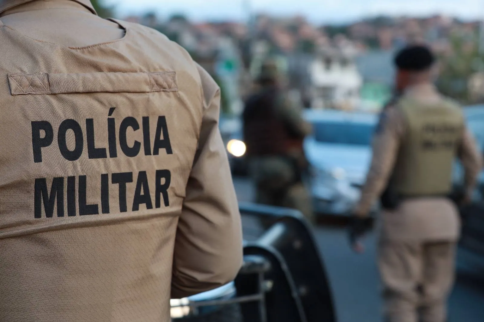 Homem é preso após matar companheira e ferir duas crianças no bairro do Doron