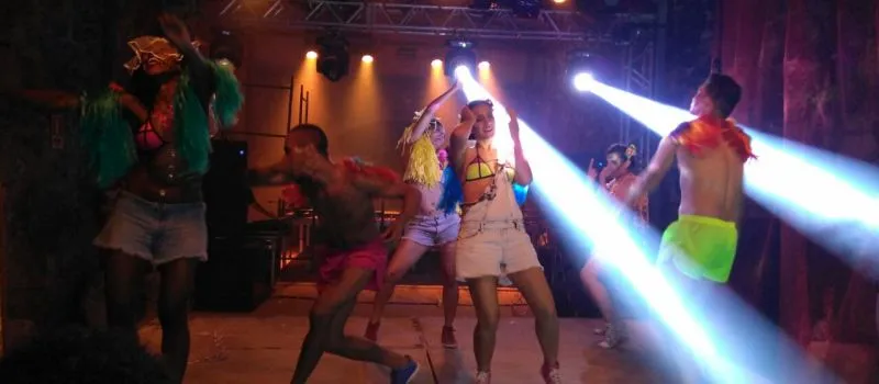 CARNAVAL: Peça inspirada na folia baiana encerra neste fim de semana com duas apresentações