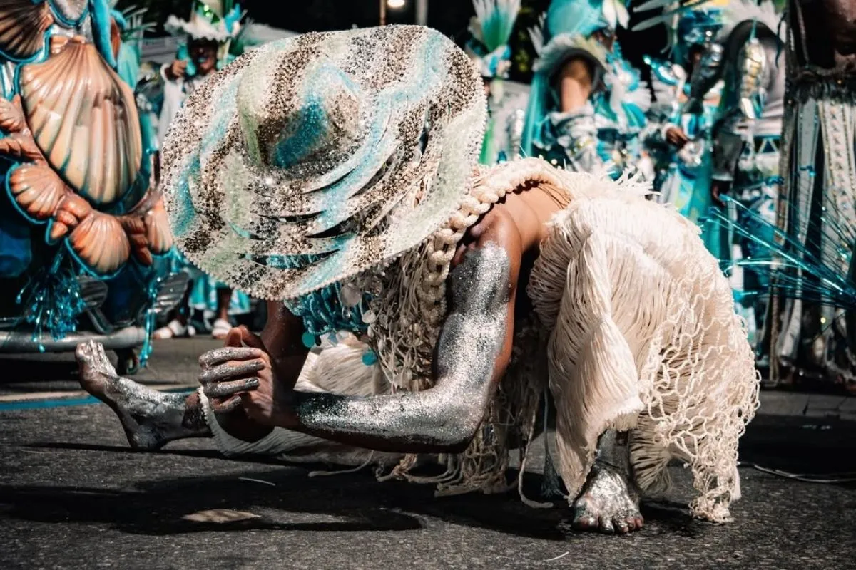 Beija-Flor leva tradição baiana à Sapucaí com homenagem ao Bembé do Mercado