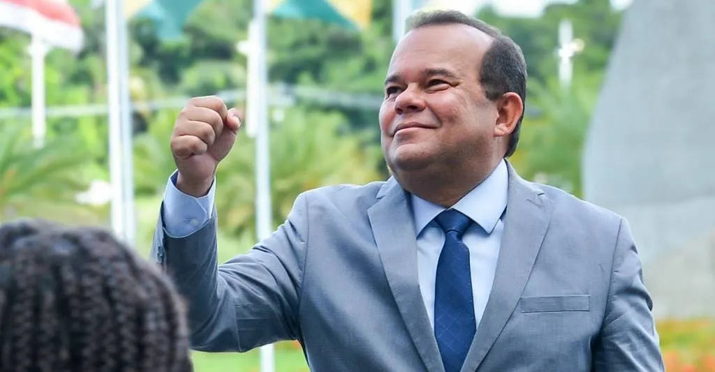 Geraldo Jr. muda autodeclaração de pardo para branco em registro de candidatura