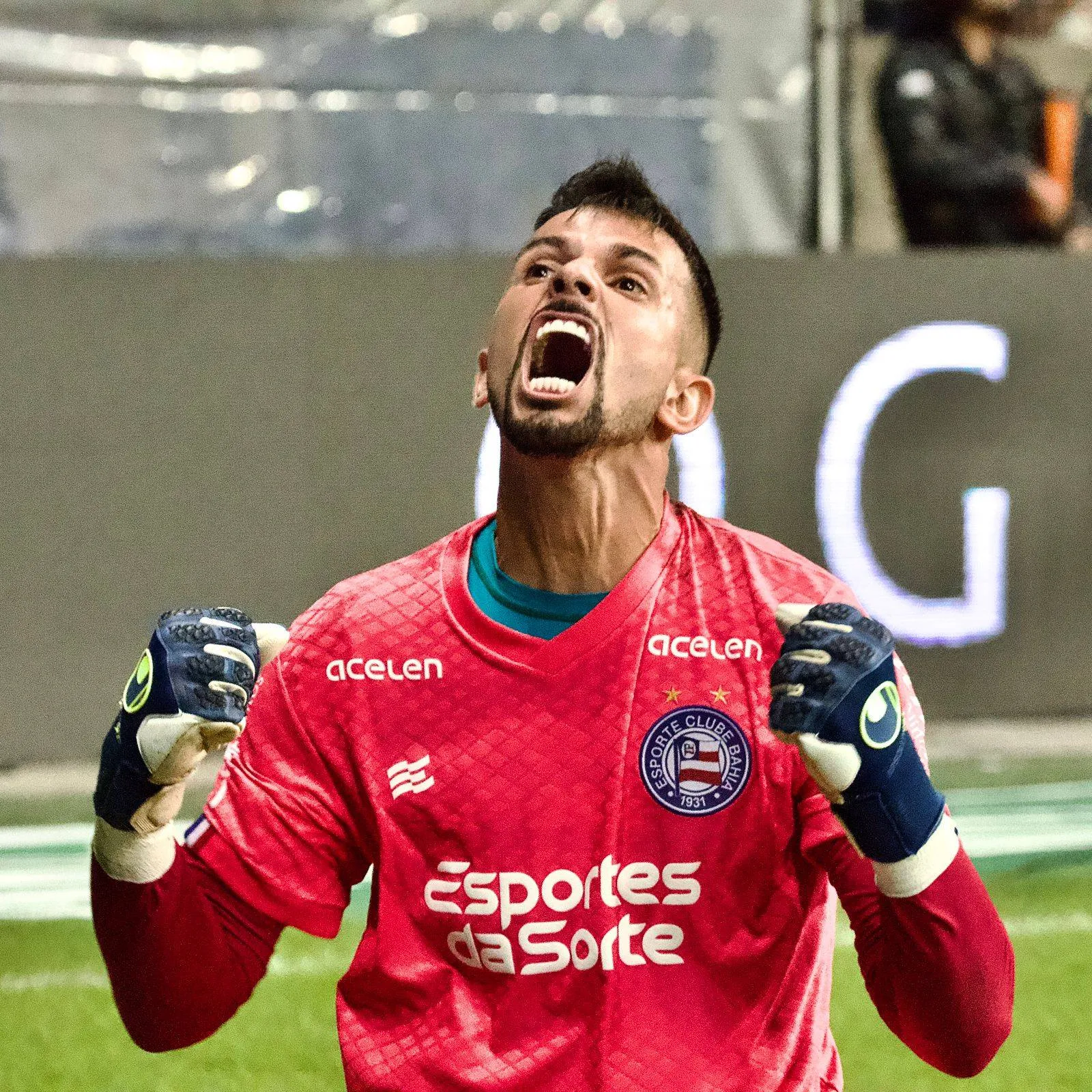 Marcos Felipe defende duas penalidades e Bahia avança de fase na Copa do Brasil