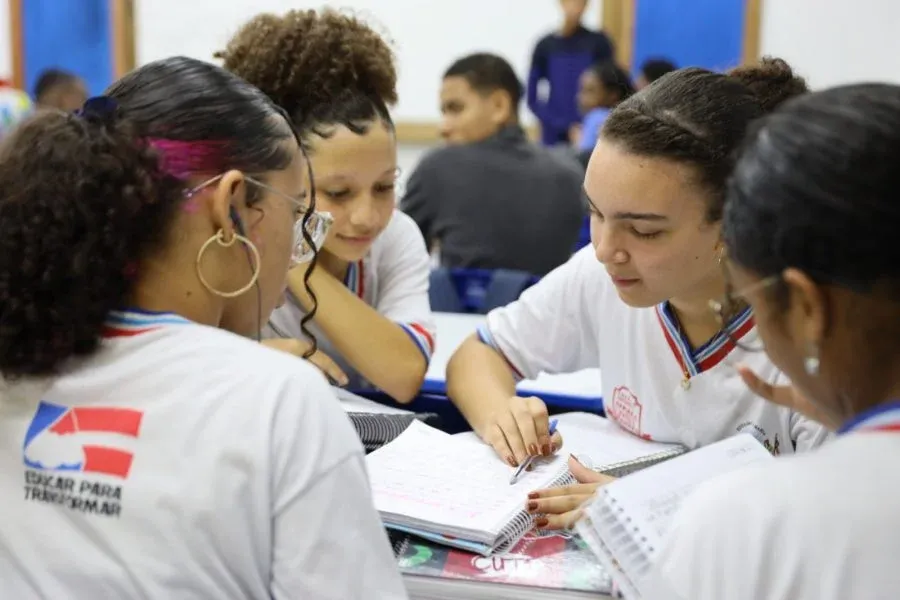 Rede estadual da Bahia: alunos devem fazer atualização do cadastro escolar