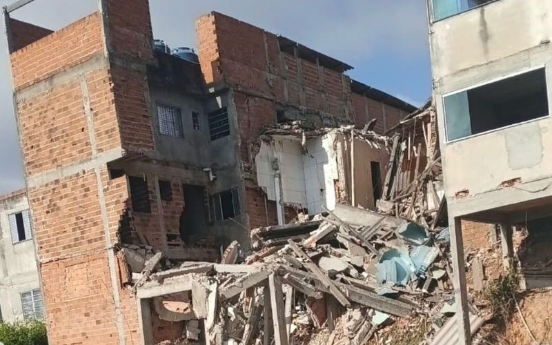Al&eacute;m das interdi&ccedil;&otilde;es provocadas pela explos&atilde;o de botij&atilde;o de g&aacute;s, a Prefeitura anunciou a entrega de itens b&aacute;sicos &agrave;s fam&iacute;lias atingidas, incluindo colch&otilde;es, cobertores, kits de higiene e cestas b&aacute;sicas/Foto: Reprodu&ccedil;&atilde;o&nbsp;