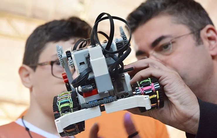 Maior evento de robótica do país será realizado neste mês em Salvador com participação de colégios baianos