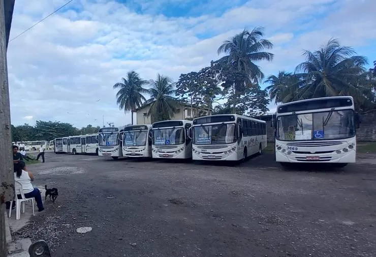 Rodoviários que atuam na Região Metropolitana de Salvador entram em greve por tempo indeterminado