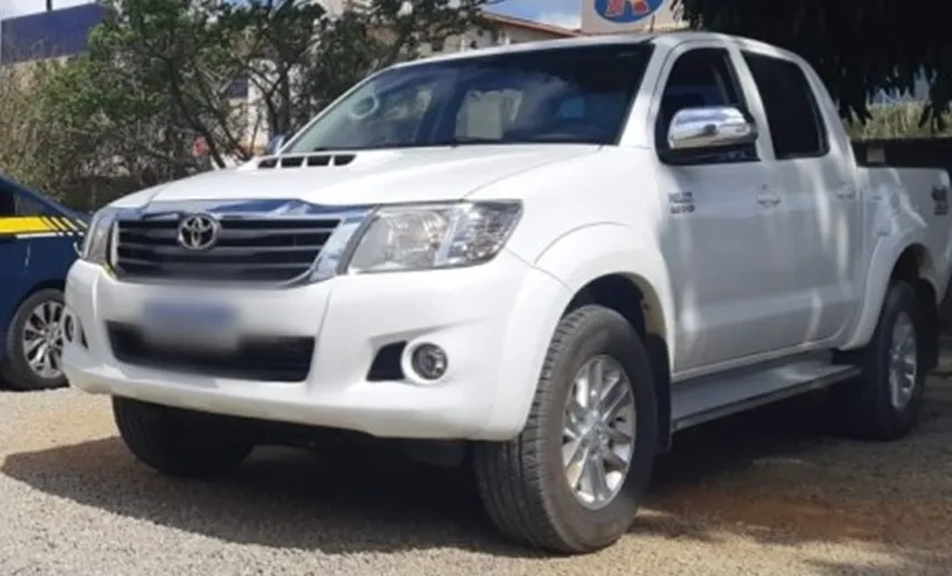 Homem é preso após ser flagrado com carro de luxo roubado em Vitória da Conquista
