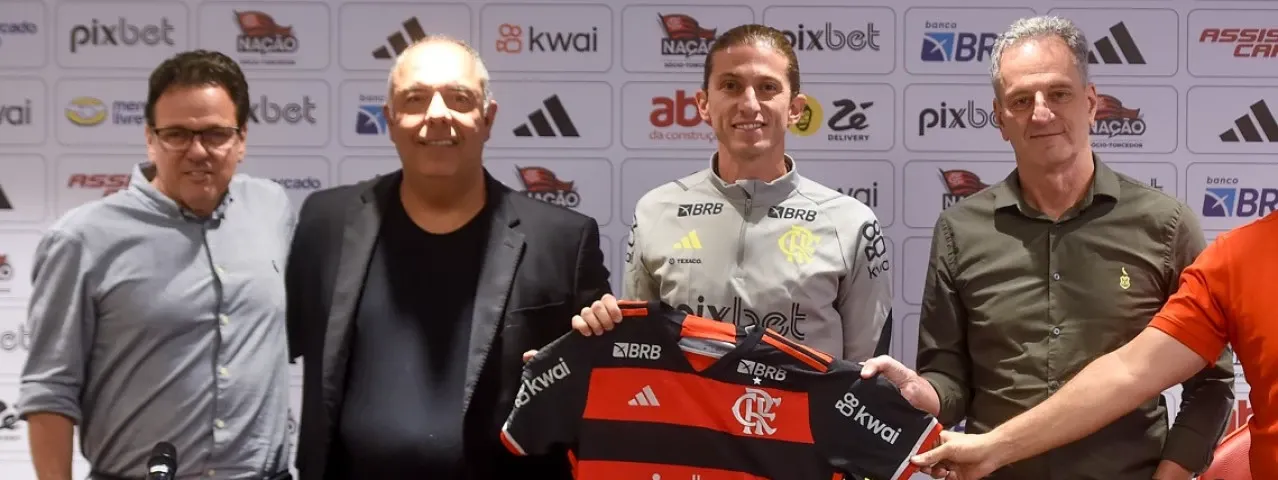 Filipe Luís é apresentado no Flamengo e diz que vai recuperar ‘alto nível’ de Gabigol