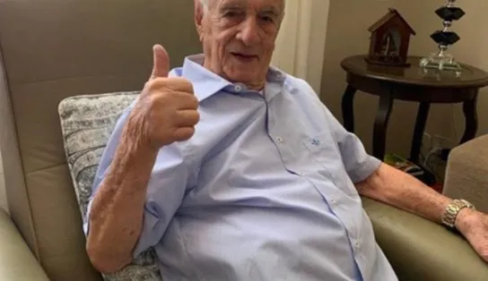 Orlando Drummond,  de 101 anos, recebe alta após dois meses internado