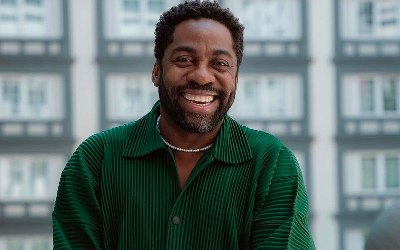 Lázaro Ramos é um dos artistas mais versáteis do Brasil, atuando como ator, diretor, escritor e apresentador. | Foto: Reprodução