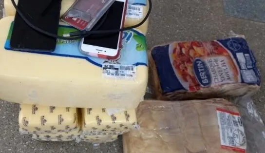Suspeitos de roubar carne e queijo em supermercado de Salvador são presos em flagrante