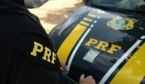 Homem é preso em flagrante com CNH falsa na BR-242; "documento" foi comprado por R$ 3 mil