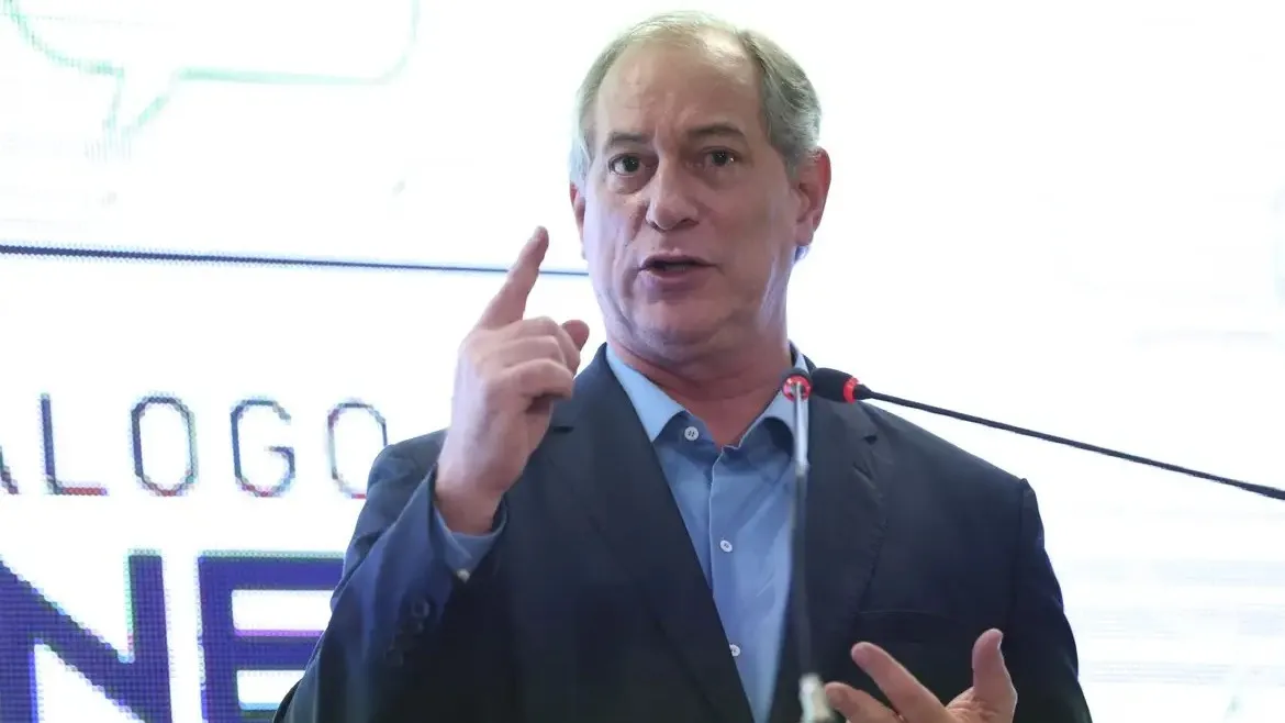 Ciro Gomes se filia ao PSDB e deve disputar governo do Ceará