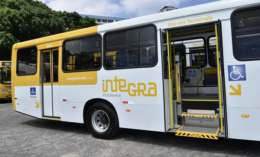 Após manifestação de baleiros, diretor da Integra mantém proibição de comércio em ônibus: "não temos o que negociar"