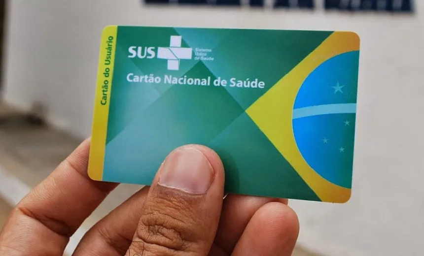 Durante a Parada Gay, Secretaria de Saúde irá emitir 2º via do cartão do SUS com inclusão do nome social