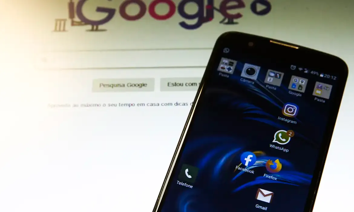 Android: Google anuncia restrição de downloads fora da Google Play. Foto: Marcello Casal Jr / Agência Brasil