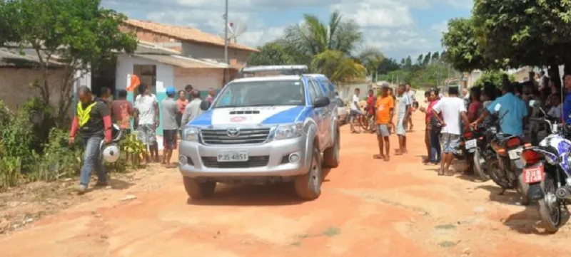 INTOLERÂNCIA RELIGIOSA?: ‘Pai de santo’ é morto na porta do terreiro em Eunapolis