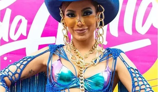 Anitta agita bloco da ressaca de Carnaval ao lado do novo namorado; saiba quem é