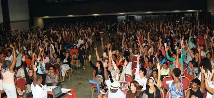 Professores da Rede Municipal permanecem com atividades paralisadas