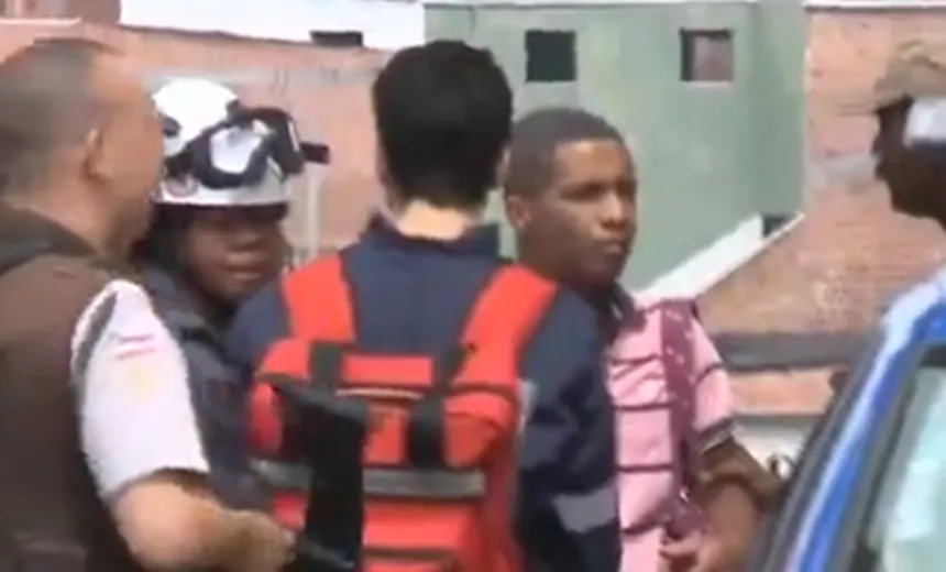 Homem que se pendurou em prédio é investigado por levar R$ 22 mil da dona do imóvel