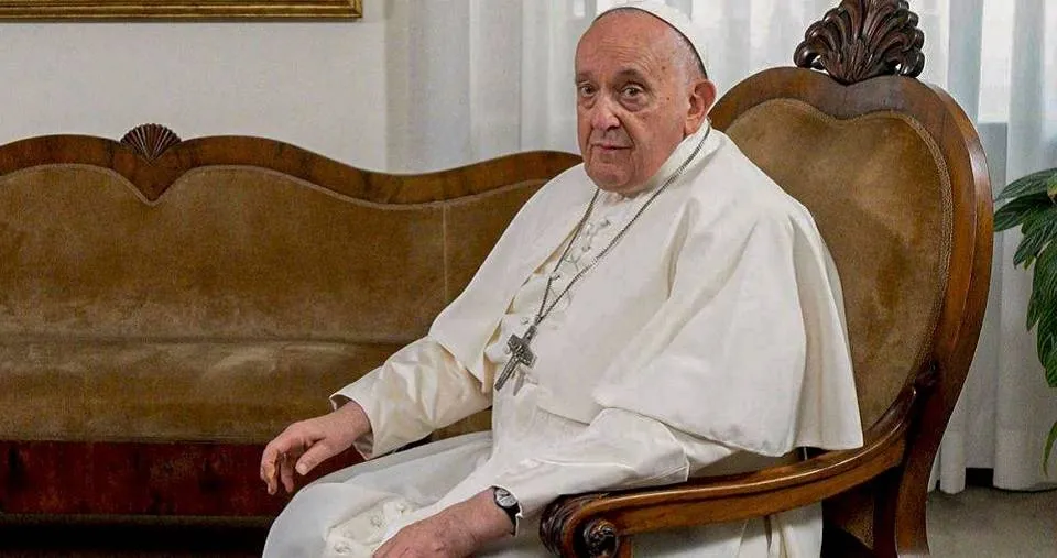 Papa Francisco é acusado de usar termo ofensivo ao relatar que gays não devem ser padres