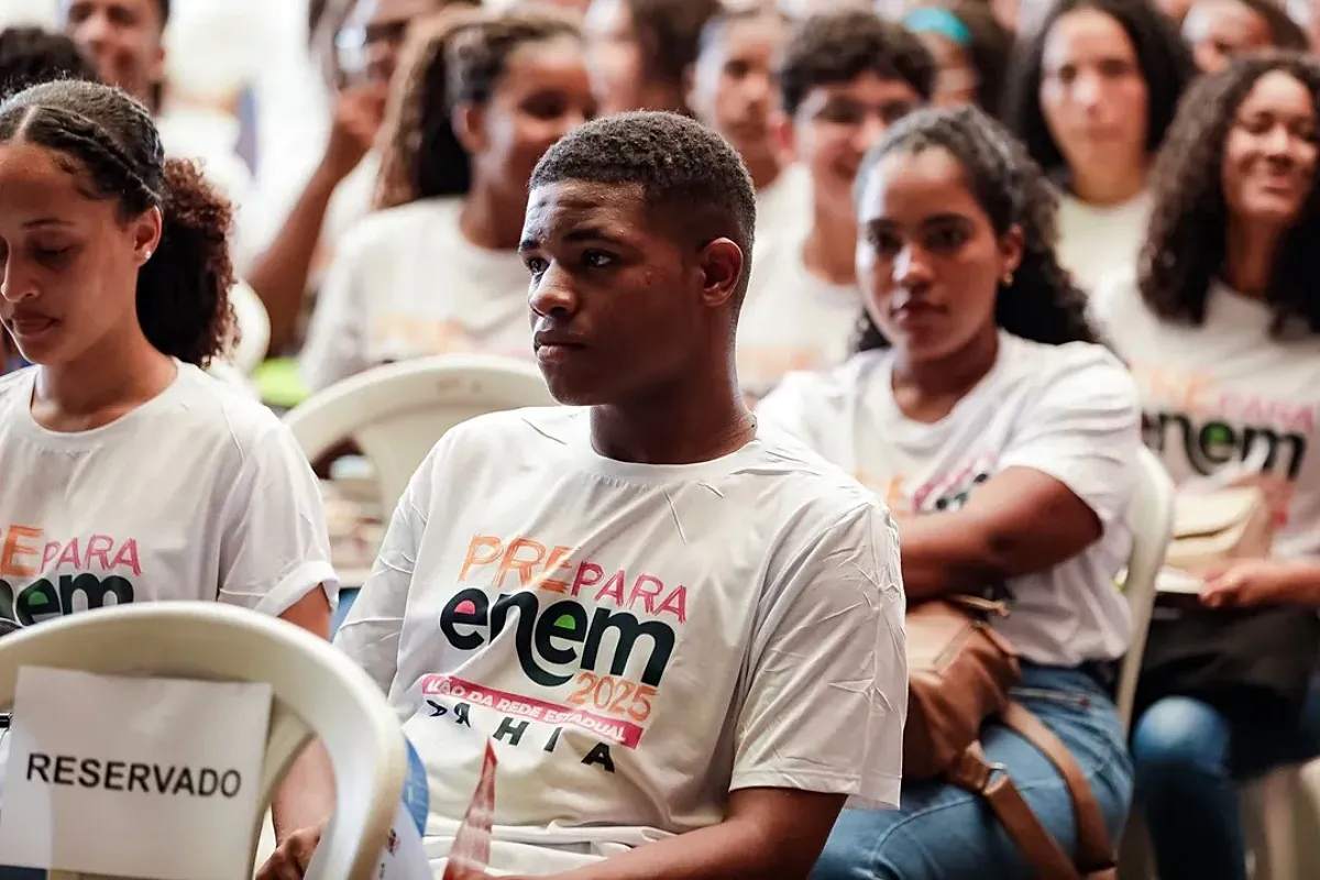 Evento na Concha Acústica faz revisão gratuita do Enem para estudantes baianos