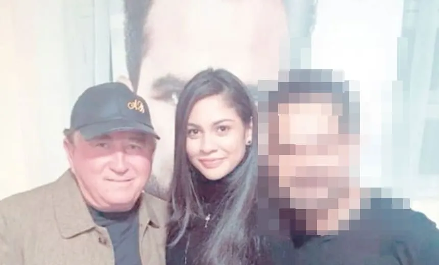Cantor Amado Batista está namorando jovem 48 anos mais nova; veja