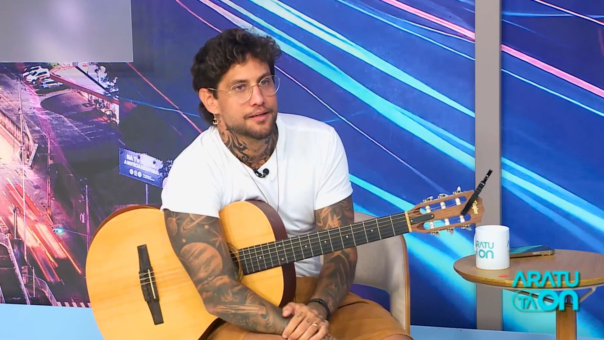 Rafa Barreto, cantor da banda Jammil, participou do Aratu T&aacute; On nesta quarta-feira (14)