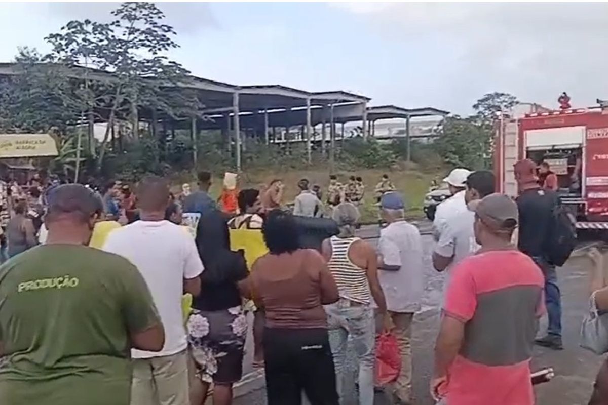 Moradores do Parque Real Serra Verde fazem manifestação na Via Cascalheira. Foto: Reprodução | Vídeo