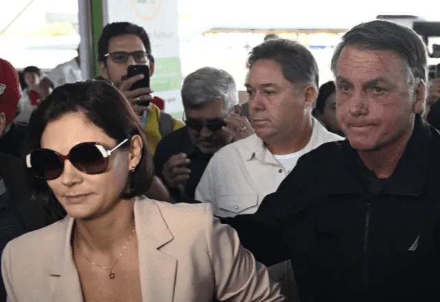 Após prisão de Bolsonaro, Michelle usa versículos bíblicos nas redes 