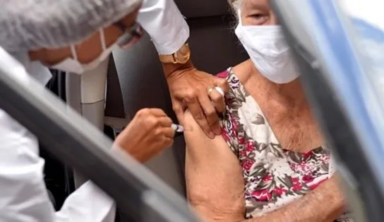 Se ligue! Salvador aplica 1ª, 2ª e 3ª dose da vacina nesta quinta-feira; confira locais 