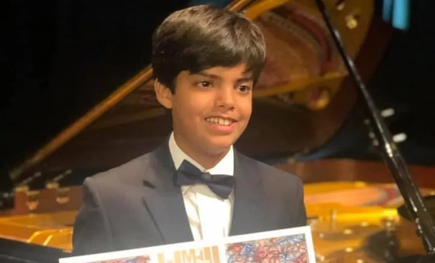 Garoto brasileiro de 11 anos é premiado em concurso internacional de piano na Europa