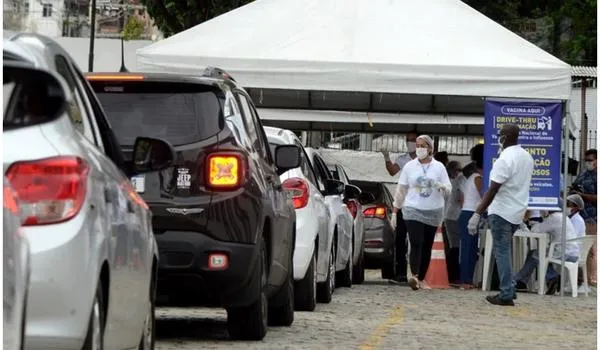 Vacinação contra gripe segue em 38 unidades básicas de referência e três Drives Thru nesta terça, em Salvador