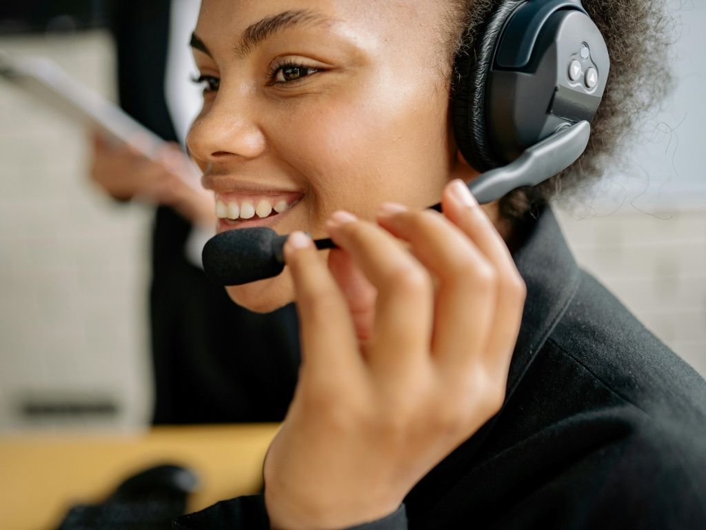 Dentre as vagas de emprego em Salvador e RMS nesta quarta-feira estão: operador de telemarketing, auxiliar de lavanderia, mecânico diesel, motorista de betoneira. Foto: Ilustrativa/Pexels