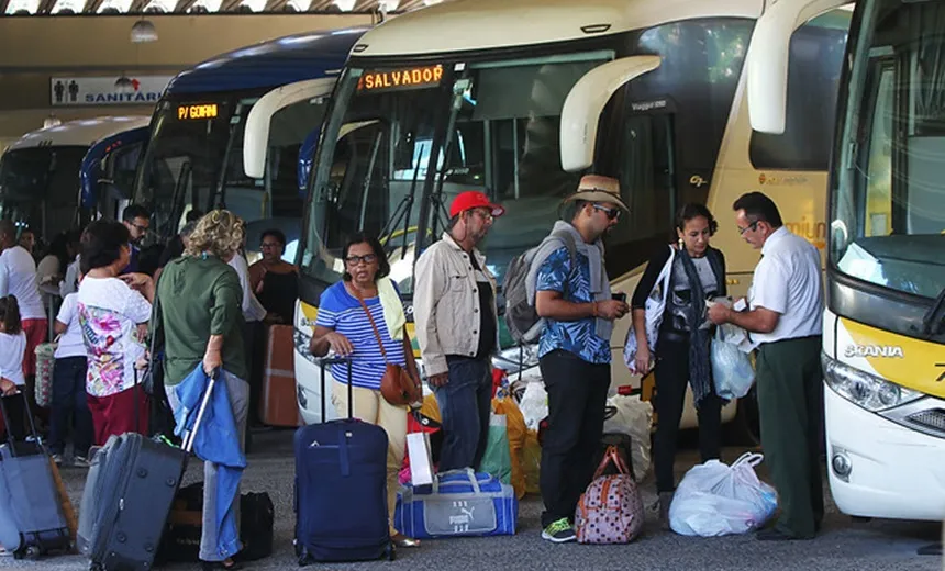 Rodoviária de Salvador tem 1,8 mil horários extras para o São João