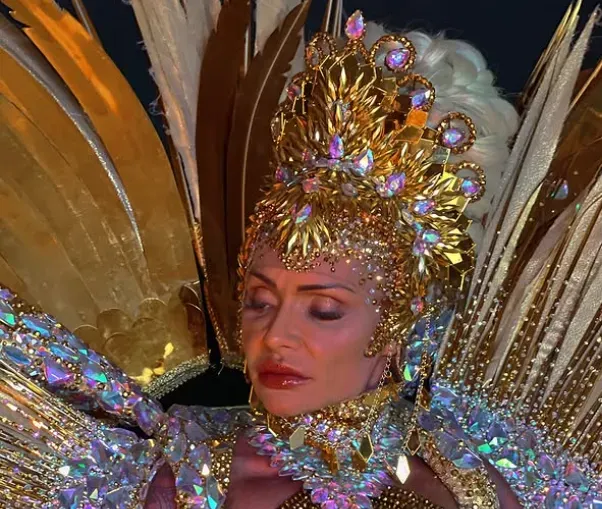 Musa de escola de samba infarta e morre após desfile no Carnaval
