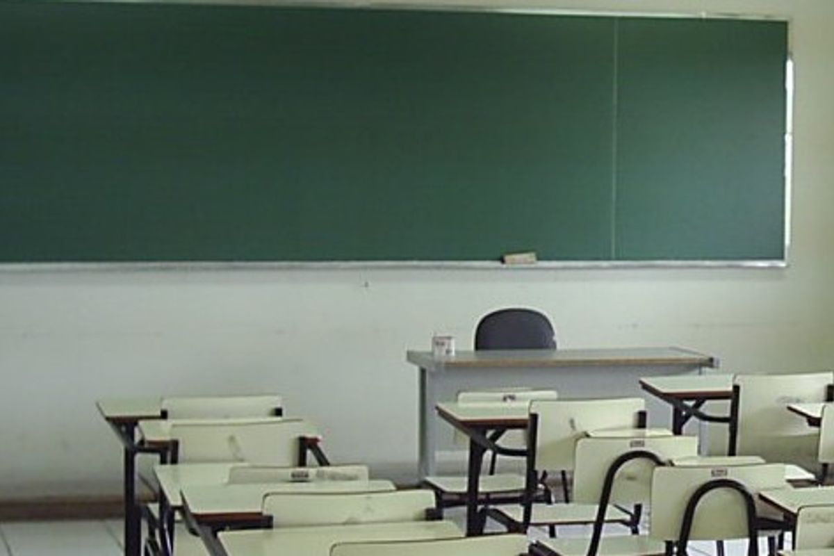 Professores da Rede Municipal param atividades hoje e amanhã