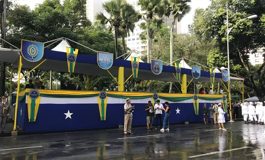 Desfiles militar e civil celebram o 196º aniversário da Independêcia do Brasil, em Salvador