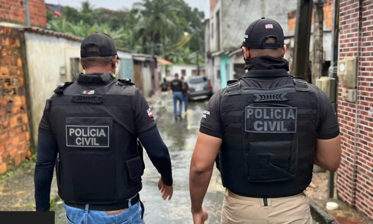 Cinco pessoas são presas e adolescente é apreendida nesta sexta-feira (12), durante operação no interior da Bahia
