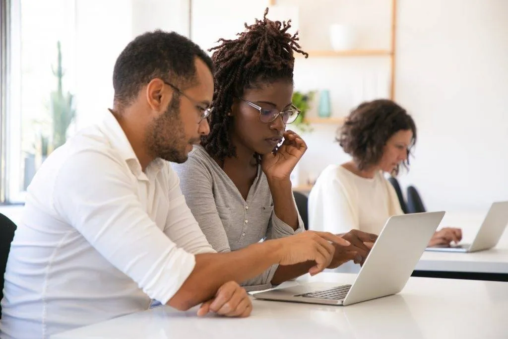 Quer ser estagiário, trainee ou aprendiz? Confira vagas com salários de até R$ 8 mil