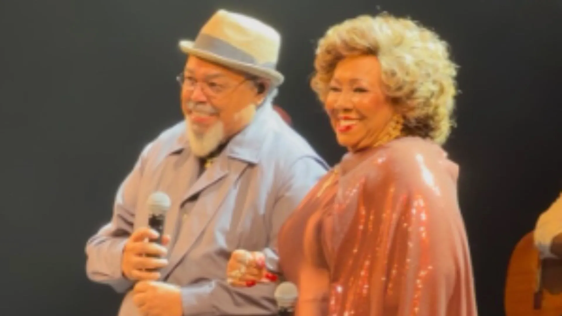 Jorge Aragão e Alcione cantam 'Enredo do meu samba'