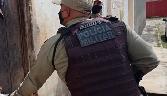 Operação policial na Estrada das Barreiras deixa moradores assustados; vídeo mostra diversos tiros