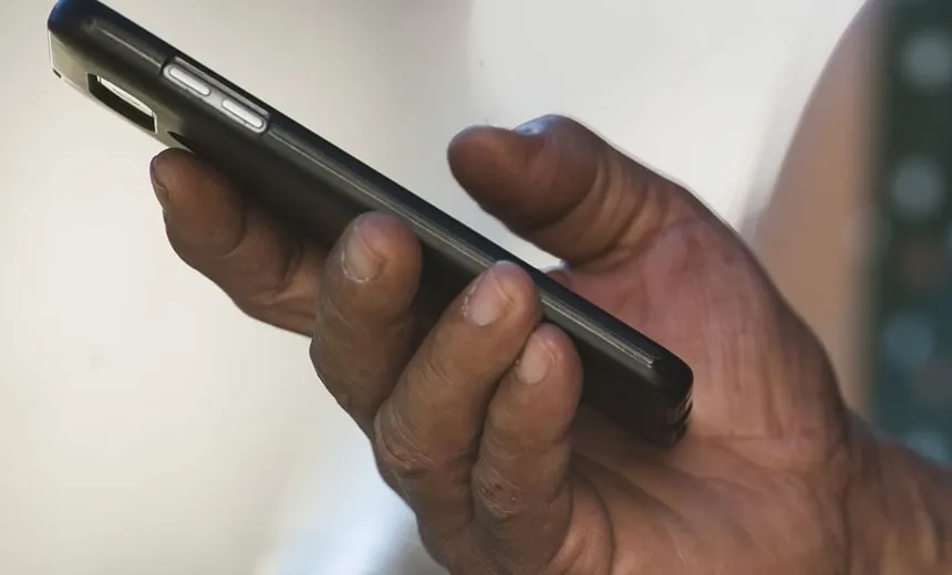 Processo de bloqueio de celulares irregulares começa na próxima segunda-feira