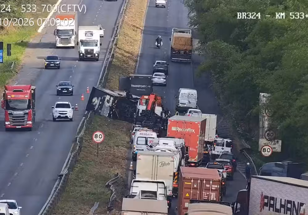 Tombamento causou 7 km de congestionamento | Foto: PRF