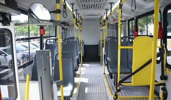 Empresários se comprometem a limpar ônibus de Salvador com mais intensidade; "unindo esforços" 