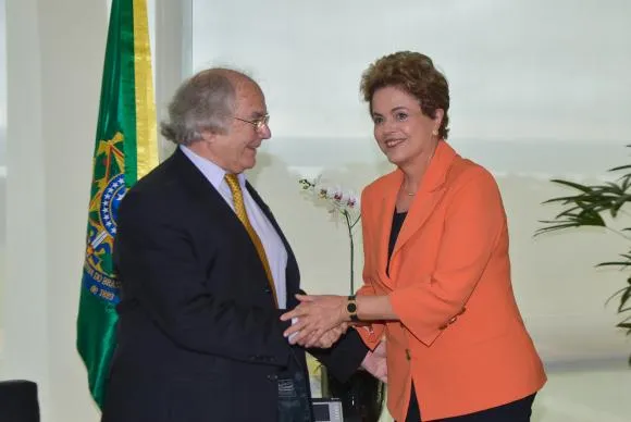 Em visita, Nobel da Paz diz que impeachment de Dilma é golpe de Estado