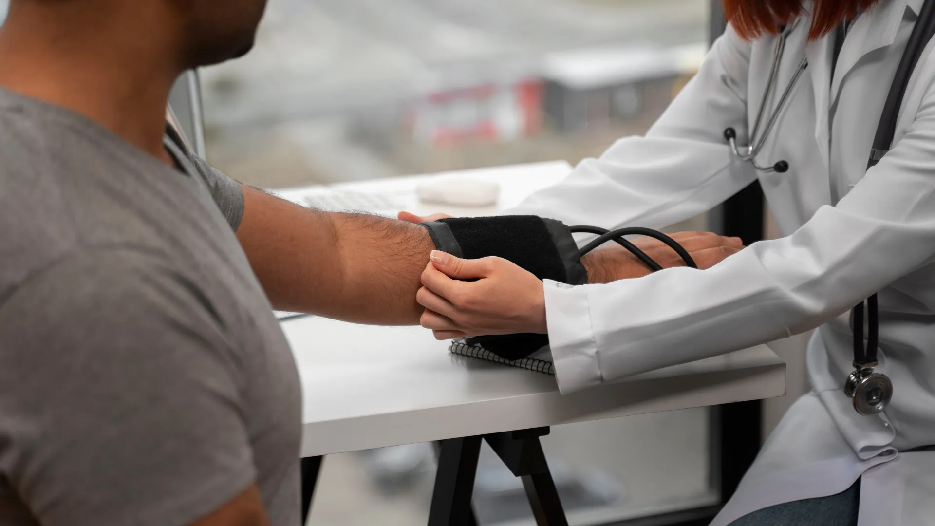 Veja quando a pressão pode ser considerada pré-hipertensão. Foto: Freepik