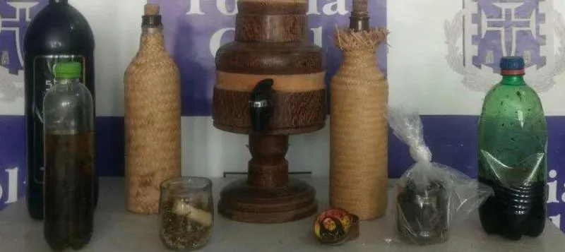 MACONHA NA GARRAFA: Polícia encontra traficante com cinco garrafas e um filtro contendo droga