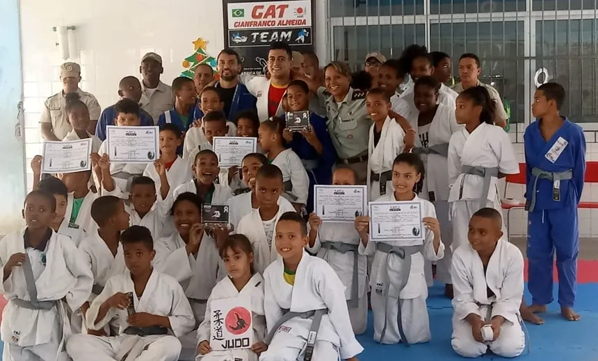 BCS Santa Cruz realiza primeiro exame de faixa do projeto de judô
